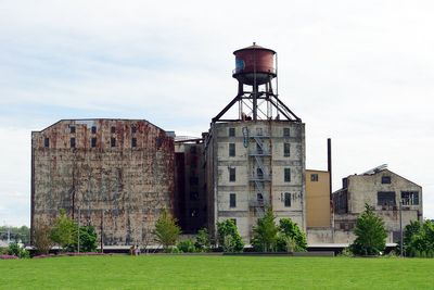Iconic Portland mill could collapse as rail bosses say trains will keep running on nearby tracks