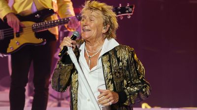 Rod Stewart cancels the rest of his US tour following heart surgery