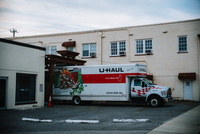 U-Haul Worker Empties Gun Into Colleague's Back Over a Drink, Grabs His Bag and Leaves