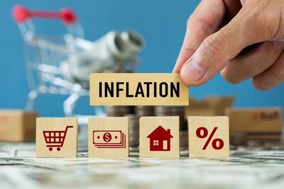Tesla, Palantir Fall as CPI Sends September Fed Hike Odds to 33%