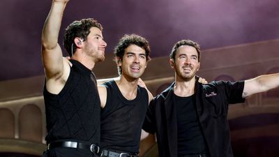 The Jonas Brothers Are Headlining the NFL Melbourne Halftime Show & I’m Burnin’ Up