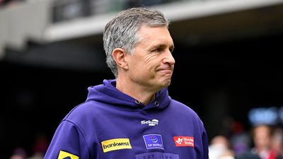 'Calm the farm'. Longmuir urges Dockers to keep cool