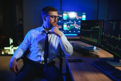 ‘The Big Short’ Investor Michael Burry Says Stock Market’s Unusually Long Stretch Without a Broad Selloff Could Be a Warning Sign — And He Has One Simple Message for Investors: ‘Avoid the Leverage’ (UPDATED)