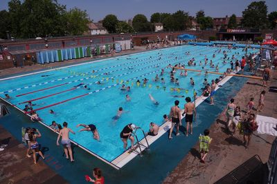 London borough urged to install lido amid record-breaking heatwave