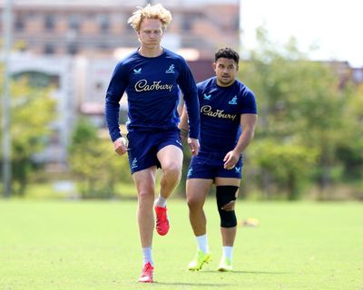 Wallabies search for pieces to fit playmaker puzzle as Kiss swings changes