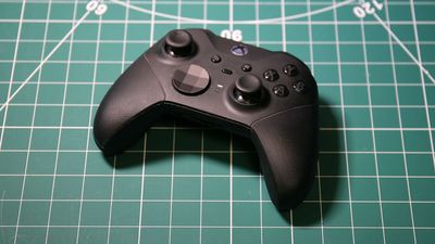 Redditor buys what looks to be a prototype Xbox Elite Series 3 controller, posts about it on Reddit, then the thread goes dark