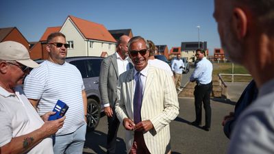 Législative partielle au Royaume-Uni : Nigel Farage revendique la victoire