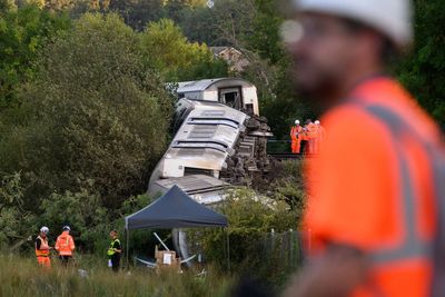 Latest Lewes travel advice after train derailment and ‘major incident’ declared