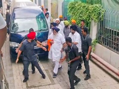 Maharashtra police officer showed heroic courage in saving Sukhbir Badal: Harsimrat Kaur Badal