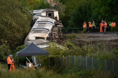 Major travel disruption after Lewes train derailment as services cancelled