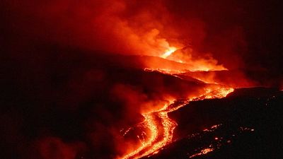 Tourists flock to Mount Etna to witness eruption despite safety warnings
