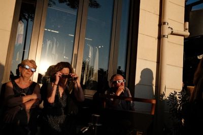 Google Searches for 'Eye Damage' and 'Eyes Hurt' Soar in UK as Brits Stare at Solar Eclipse Without Glasses