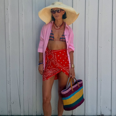 Last-Minute Packing for Your Beach Holiday? All You Need Is Your Favourite Shirt and This Throwback ’90s Item