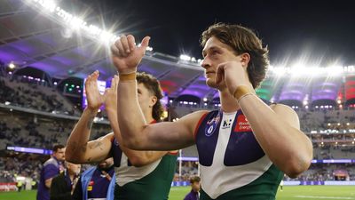 High-five for Amiss as Dockers snare minor premiership