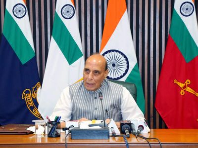 'Never seen such conduct from LoP': Rajnath Singh condemns Rahul Gandhi's remarks on PM Modi, foreign policy