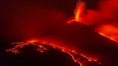 Ash clouds, lava flows and fertile soil: What are the effects of Mount Etna’s eruptions?