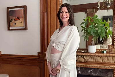 Anne Hathaway Calls for Automatic 'R' Rating for Films Where Dogs Die, Says It Can Be Traumatising