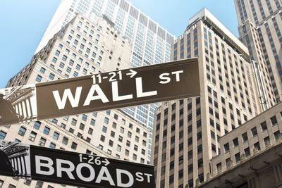 Russell 2000 Extends Records, SanDisk Rallies 7%: Stock Market Today