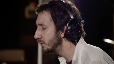 How Pete Townshend’s drunken night with two Sex Pistols inspired The Who’s last classic song with Keith Moon: “I used to go to clubs and get insulted. Just stand there and endure these snotty little kids saying, ‘Boring old fart!’”