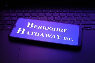 Berkshire Hathaway Doubles Down on Homebuilders, Makes Alphabet Top 3 Holding