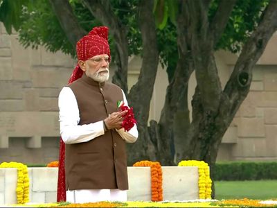 80th Independence Day: PM Modi pays tribute to Mahatma Gandhi at Rajghat