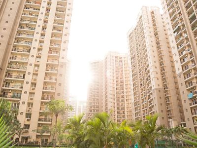 Neighbour doesn't care whether you're dead or alive: Woman living in Noida highrise shares her experience, sparks debate on loneliness