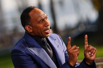 As ESPN cuts familiar faces, its retreat from serious NBA coverage is complete