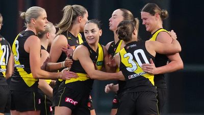 Tigers beat Magpies, Bulldogs post AFLW win over Suns