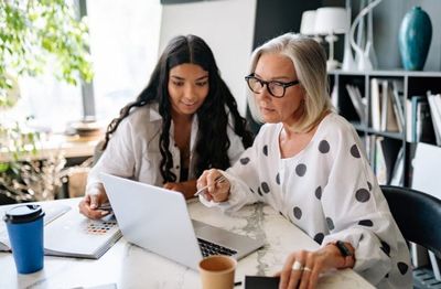 8 Things Women Should Check Before Agreeing to Manage an Aging Parent’s Finances