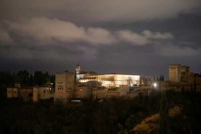 Earthquake rocks Spanish tourist jewel Granada