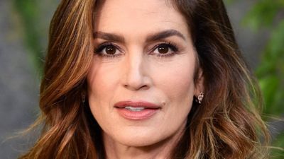 Quote of the Day by Cindy Crawford: “The body I had at 21, God gave me. The body I have at 31, is… – Inspiring lessons on fitness, aging, growing older, nutrition, habits, lifestyle and why you should listen to your body by the American model known for her timeless beauty and deep insights on health and discipline