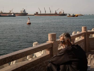 Iran, Oman home in on Hormuz Strait deal as ship attacks mount