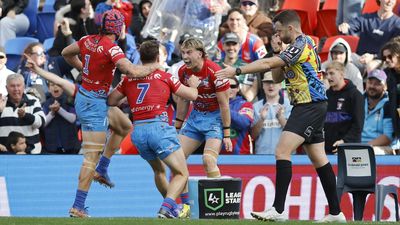 Sharpe to rescue as Knights keep top-four hopes alive