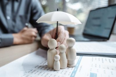 7 Financial Decisions That Deserve a Second Opinion Before You Say Yes