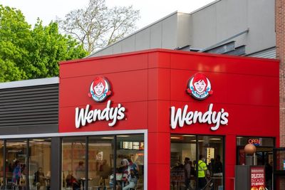 9 Restaurant Chains Losing Customers as Diners Rethink Where They Spend