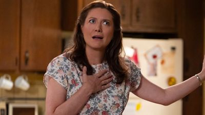 I Love How Passionate Georgie & Mandy's Zoe Perry Is About Arby's In Hilarious BTS Video