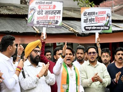 Kerala BJP youth wing burns effigies of Satheesan, Jinnah over Vande Mataram row