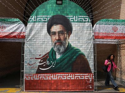 Iran warns of escalating sanctions, market inflation; says enemy wants to compensate for defeat in economic war