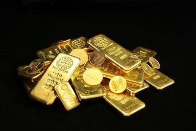 18-Year-Old's Summer Job Turns Into £8m Gold Discovery While Digging a Sewer: Who Keeps It?