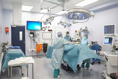 Groundbreaking new kidney transplant process rolled out on NHS