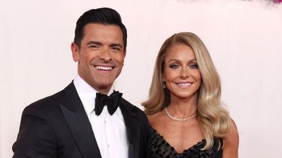 Kelly Ripa and Mark Consuelos’ Bathroom Proves This 100-Year-Old Look Isn’t Only for Living Rooms – It’s a Lesson in Symmetrical Serenity