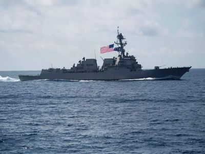 USS Benfold lost power in South China Sea, leaving crew of the US Navy warship without toilets, hot food and AC for 4 days