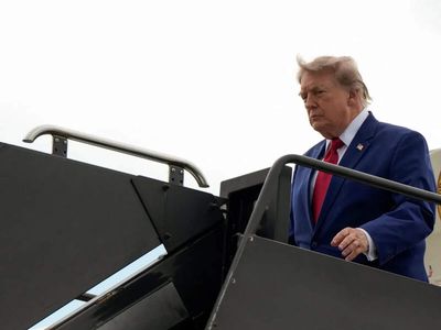 Trump threatens to 'bomb' Oman if they get in way of Hormuz deal