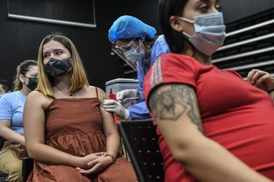 Pregnant Women Posting About the Tdap Vaccine Online Mostly Seek Clarity, Not Reasons to Refuse It