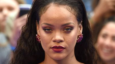 Quote of the Day by Rihanna: “Lipstick can glam up a whole look, especially… – Inspiring lessons on beauty, confidence, style, glamour, transformation and why small details can make a big difference by the global music icon and known for her powerful performances and deep insights on makeup and fashion