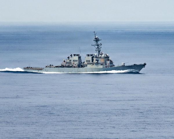 US Navy destroyer adrift in South China Sea for four days after losing power
