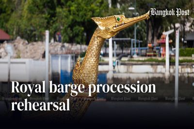 Royal barge procession rehearsal gets under way in Bangkok