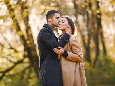5 Signs He’s Serious About You, Not Just Playing Around