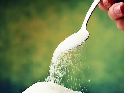 India weighs sugar import duty cut to curb record local prices