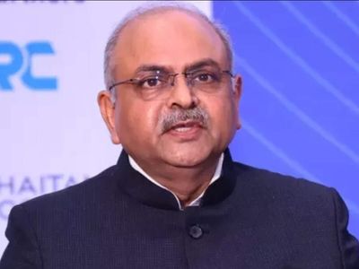 I-T department officials discuss roadmap for improving services for taxpayers